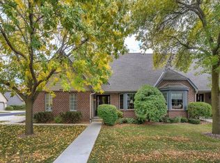 7386 Carter Cir W, Franklin, WI 53132