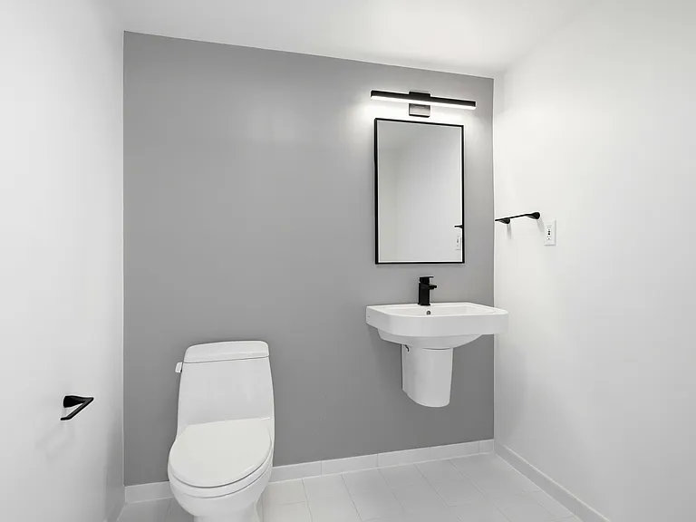 300 Linden St #3 — Photo 9