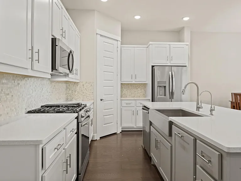 10972 Hewitt Cliff Ln — Photo 16