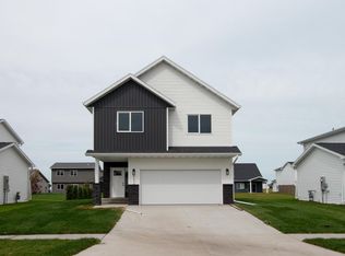 6241 86th Ave S, Horace, ND 58047