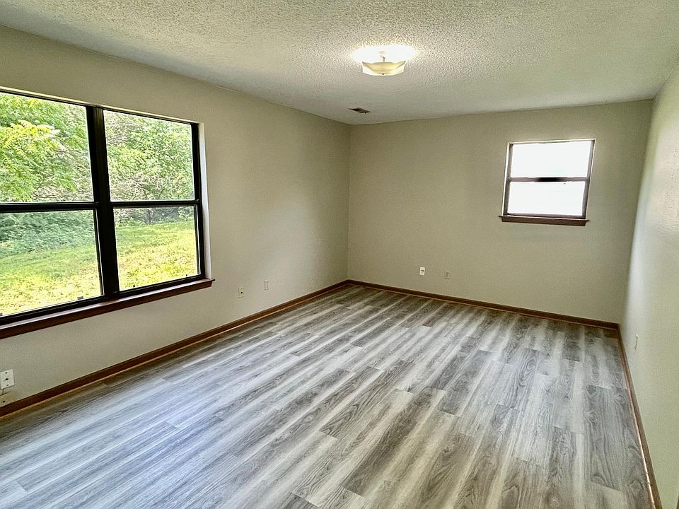 1st image of 1028 NE Lindsay Ave APT D