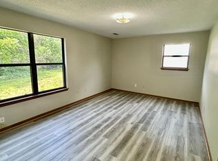 1028 NE Lindsay Ave APT D, Lees Summit, MO 64086