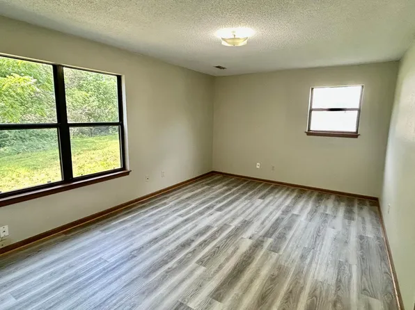 1028 NE Lindsay Ave APT D, Lees Summit, MO 64086