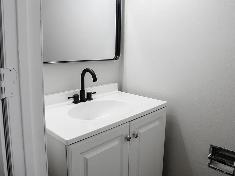 252 Shenandoah Pl #B — Photo 5