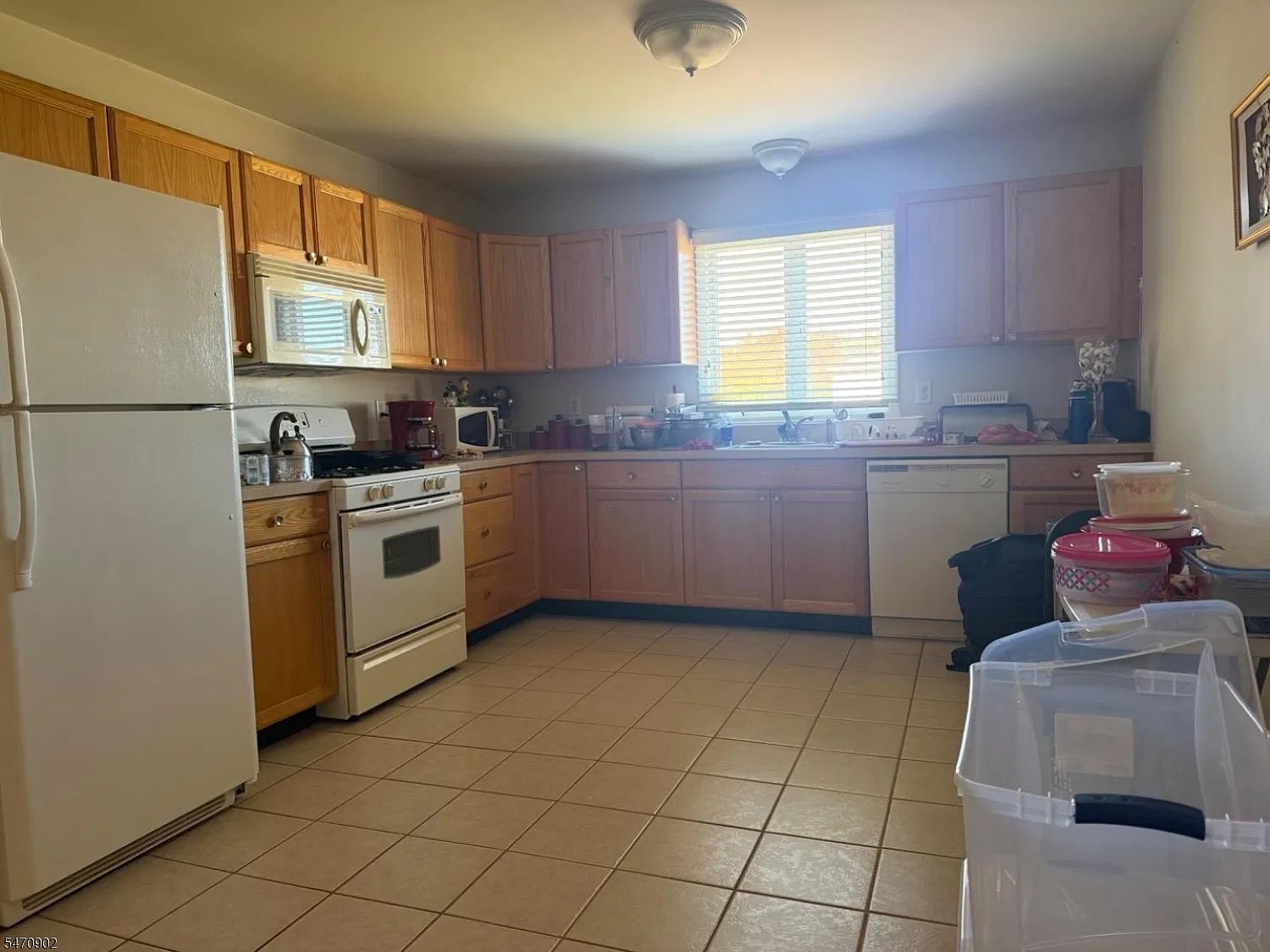 3 bed, 2.0 bath, $2,450 — Photo 4