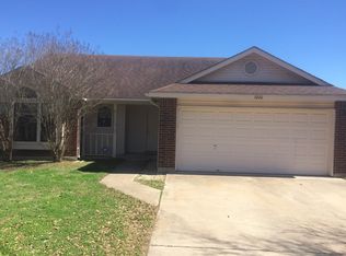 1000 Travis St, Lockhart, TX 78644