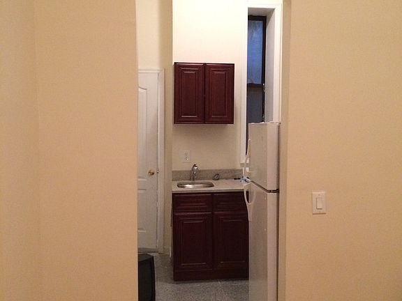 3rd image of 2915 Frederick Douglass Blvd APT 4C