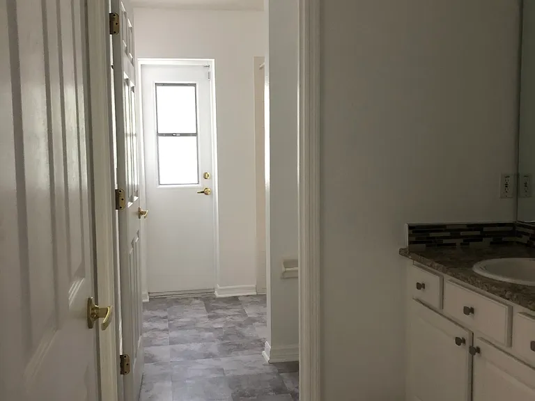 126 Oak Promenade Ct — Photo 37