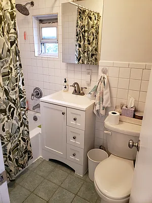 Rented by MCR Realty | media 9