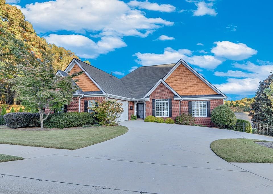 1st image of 909 Brenau Point Dr