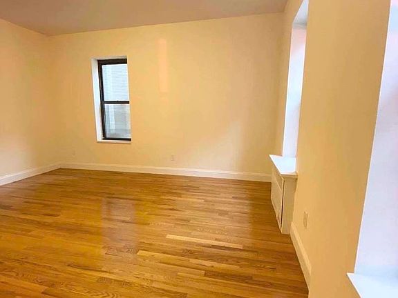 4th image of 25 Cooper St #1EE