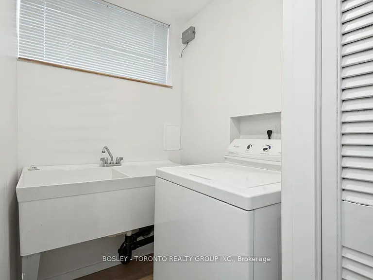 146 Earlscourt Ave #LOWER — Photo 33