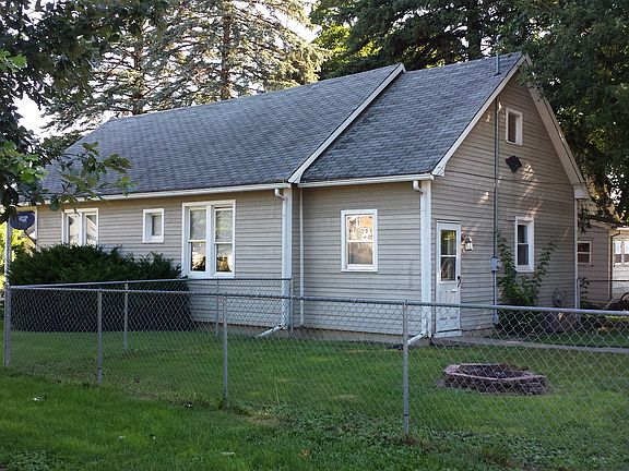 5th image of 802 3rd Ave E