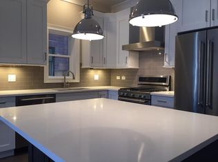 1239 W Oakdale Ave, Chicago, IL 60657