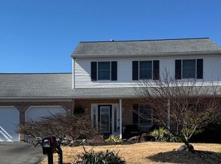 508 Hillside Ct, Hamburg, PA 19526