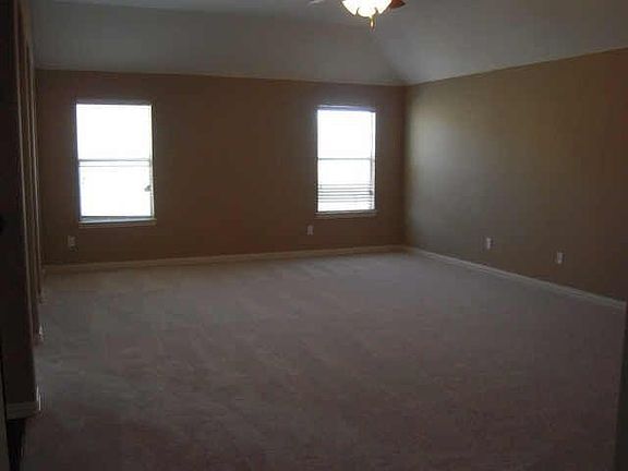 5th image of 945 Mont Cascades Dr