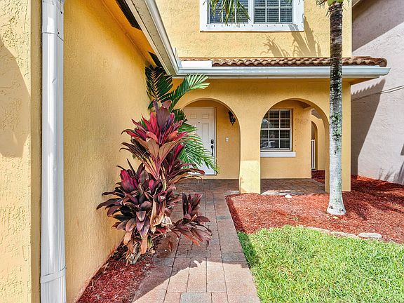 2nd image of 3260 Commodore Court