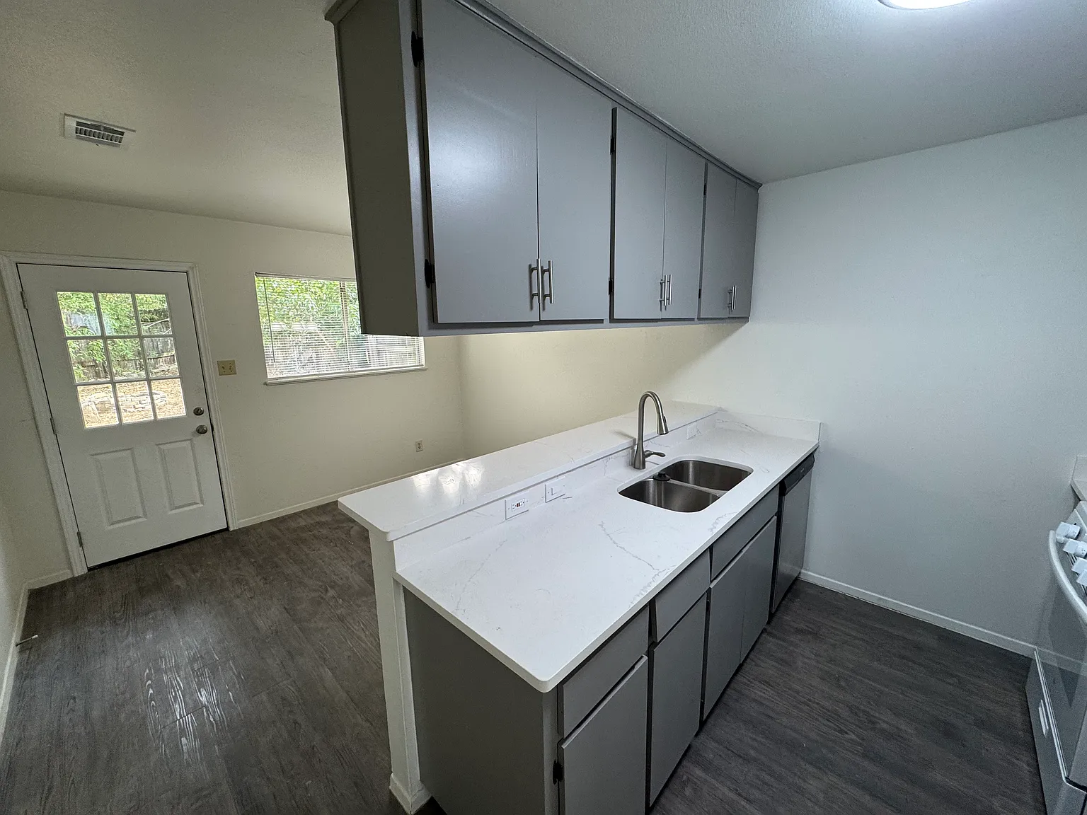 128 Coers Cir — Photo 4