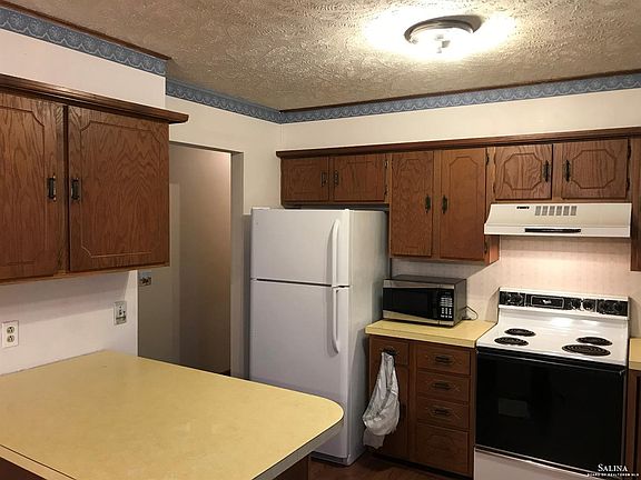 3rd image of 449 Venus Ave