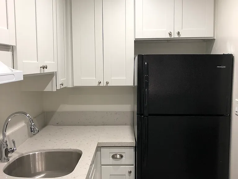 822 N Mariposa Ave — Photo 6