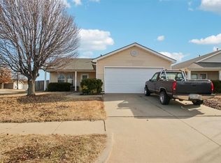 900 Periwinkle Dr, Yukon, OK 73099