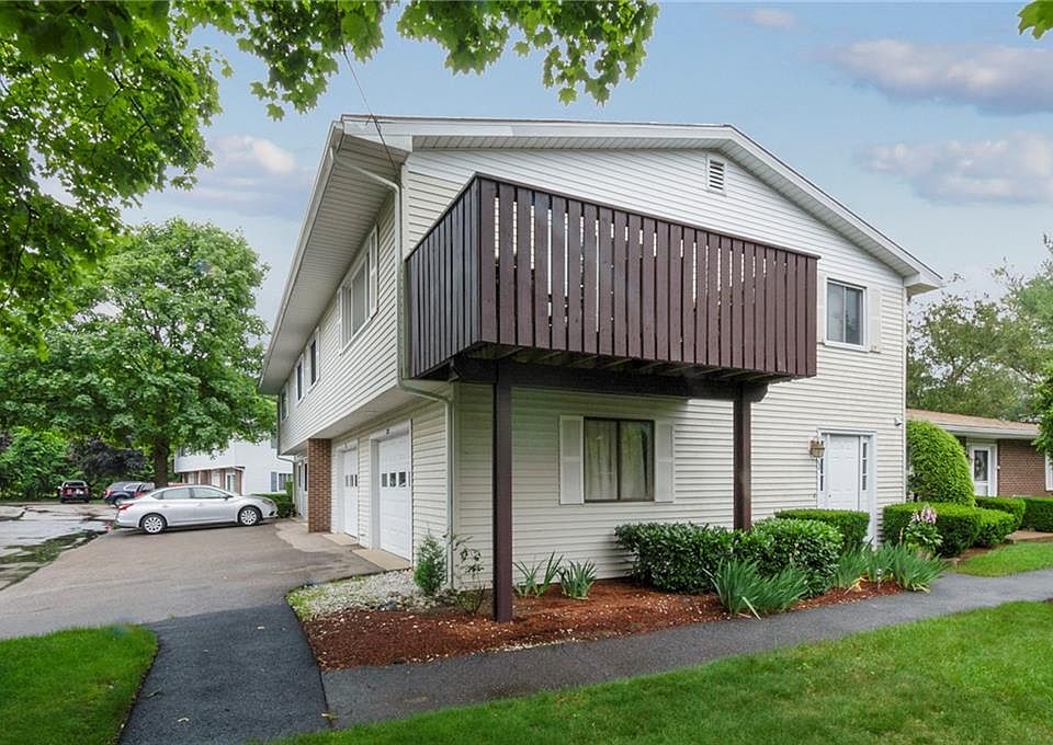1st image of 223 Duxbury Ct Unit 223