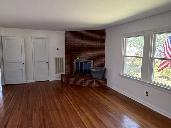 5th image of 622 Larrymore Dr