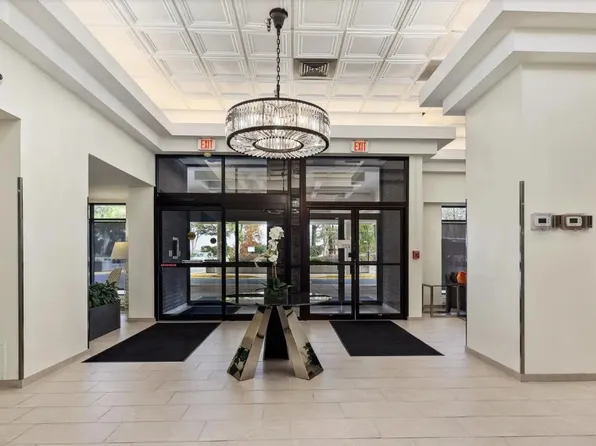 (undisclosed Address), Mc Lean, VA 22102