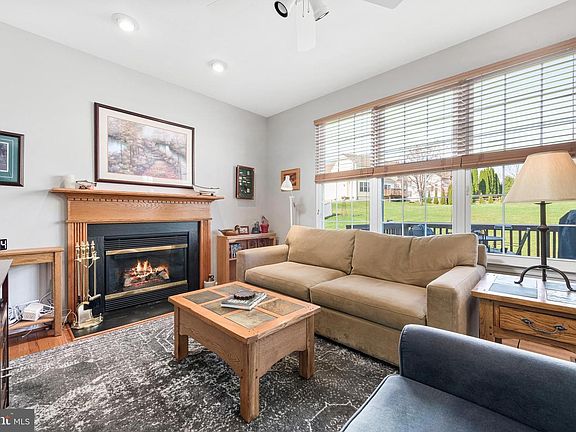 3rd image of 114 Waring Dr