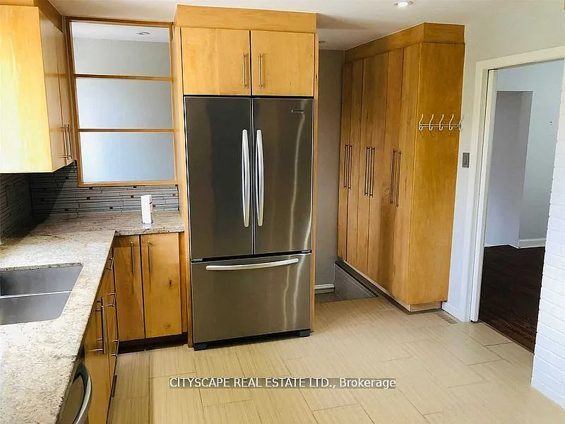 3 bed, $5,300 — Photo 2