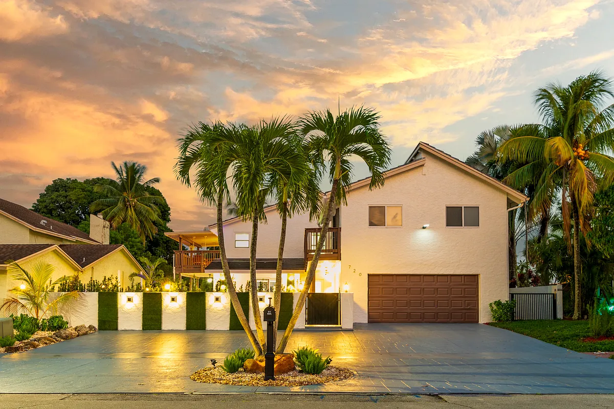 Building Photo - 720 Mockingbird Ln