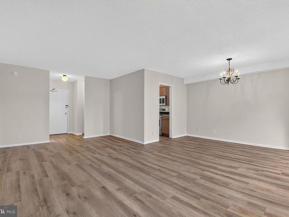 4th image of 4515 Willard Ave APT 716S
