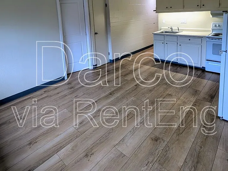 Campus Apartments — Photo 7