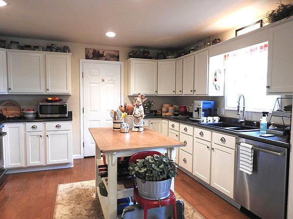 5th image of 836 Meadowcrest Cir