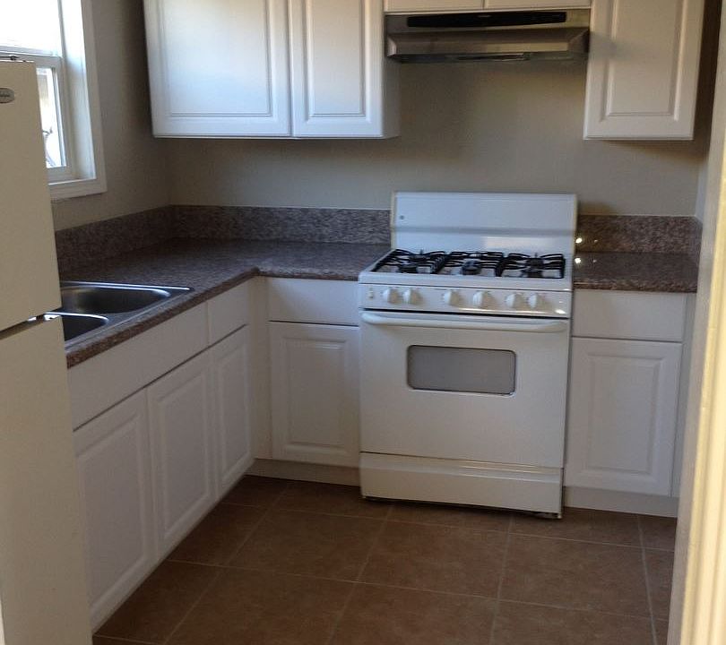 2nd image of 3141 L St