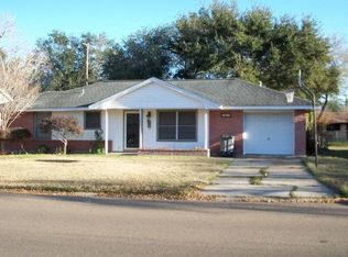 3401 Mistletoe Ave, Victoria, TX 77901