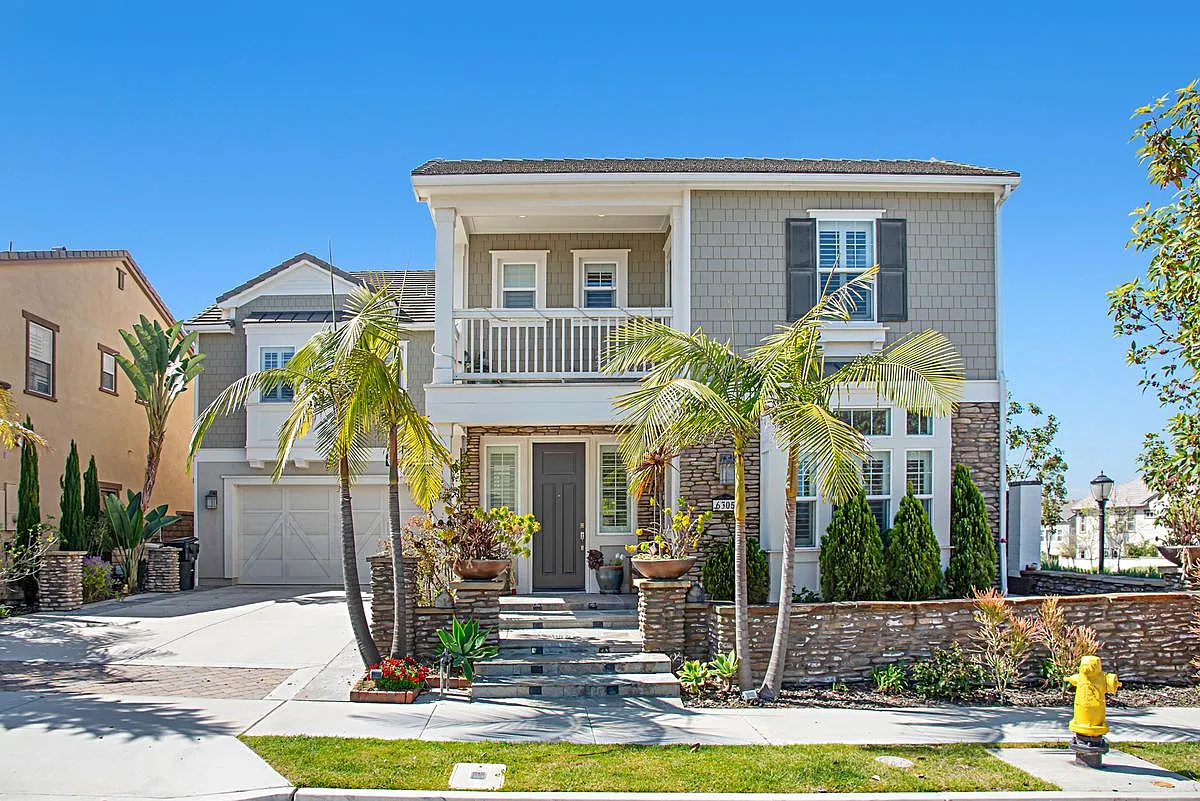 5 bed, 4351 sqft, $9,250 — Photo 1