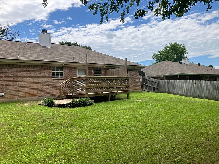 208 S Sendero Dr — Photo 4