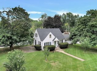 23W671 Ardmore Ave, Roselle, IL 60172