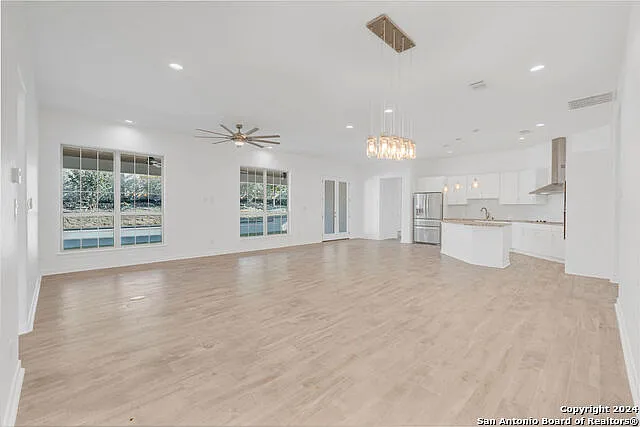 4 bed, 4.5 bath, 2719 sqft, $4,500 — Photo 4