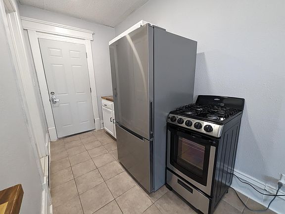 5th image of 124 S 2nd St #205