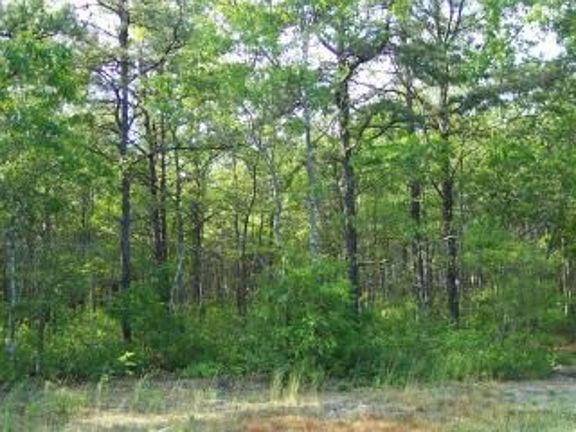 5th image of 15 Henrys Hollow Ct