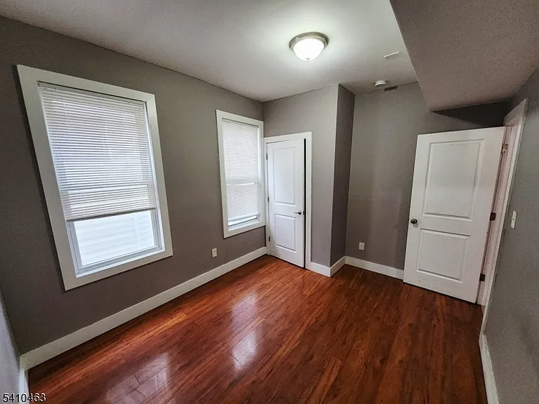 146 Hollywood Ave — Photo 10