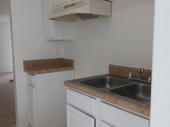 5th image of 5636 E Chelsea St