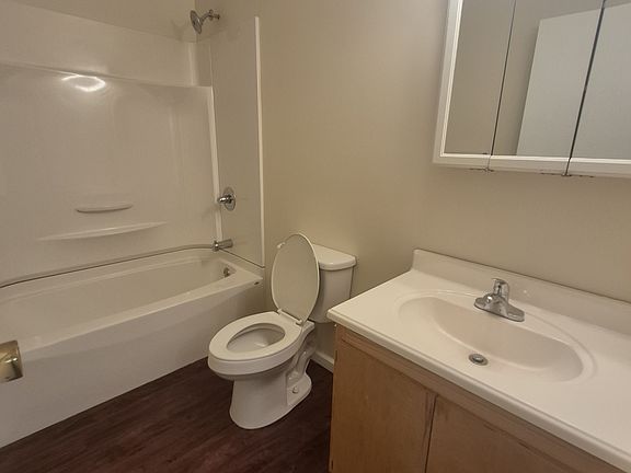4th image of 122 Adams Dr #4