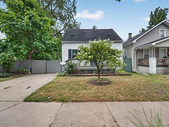 3rd image of 25627 Princeton St