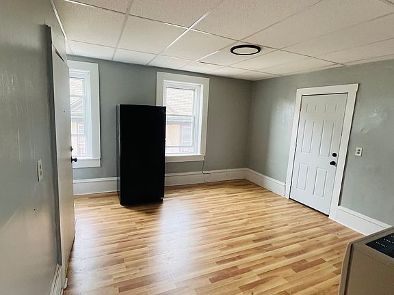 2nd image of 202 E Main St #3