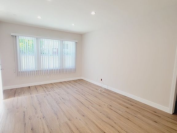 2nd image of 523 Ivy St #2