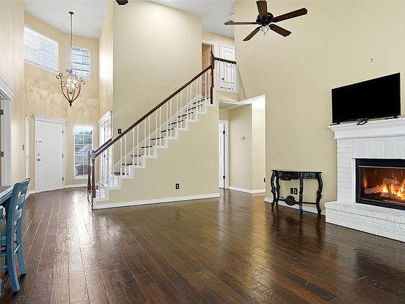 5th image of 2208 Park Cir