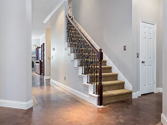 4th image of 8420 Kingston Ln